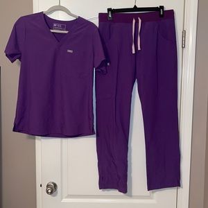 FIGS scrubs set